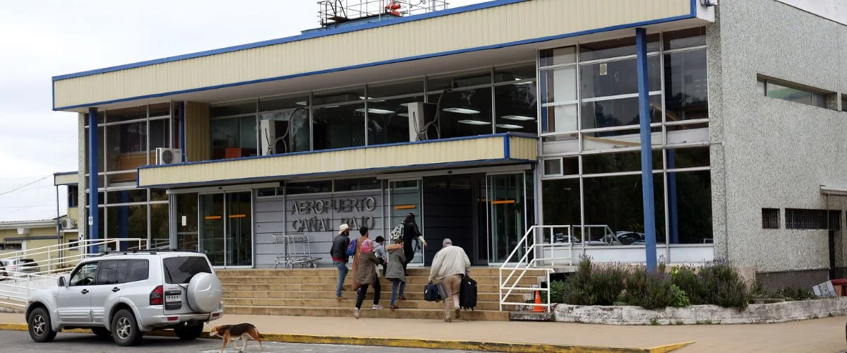 Canal Bajo Carlos Hott Siebert Airport